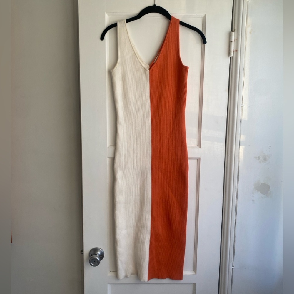 Bodycon Colorblock Dress - Picture 4 of 9